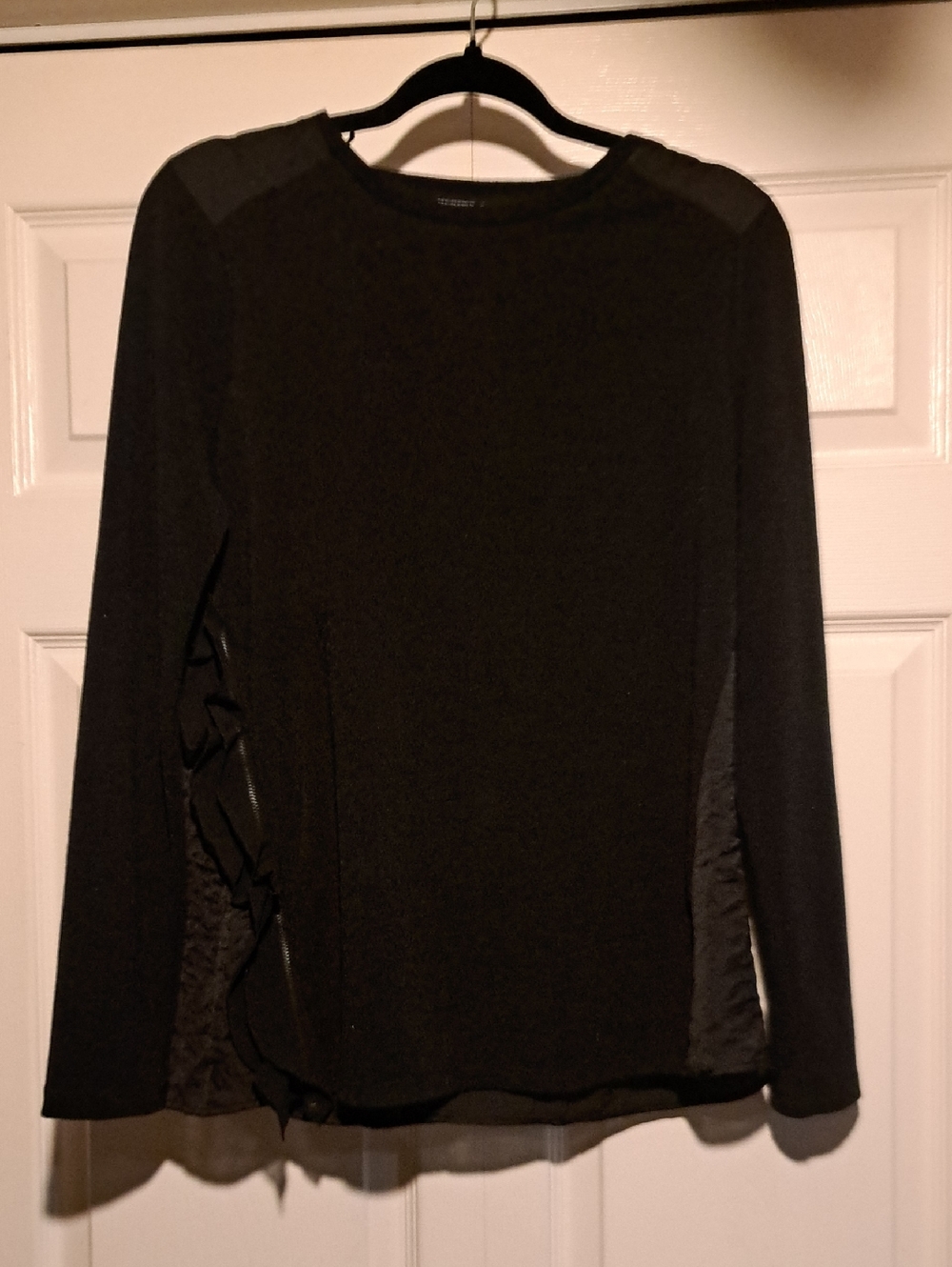 😎Zara-classic  Black Long-Sleeve Top with Side Ruffle & zipper Detaling Accents
